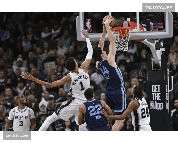 文班亚马卡斯尔同场三双，马刺队史首次组合仍失利