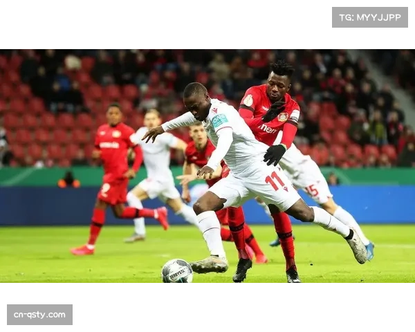 斯图加特门将努贝尔失误送礼,面对旧主表现失常 斯图加特门将努贝尔失误送礼,面对旧主表现失常