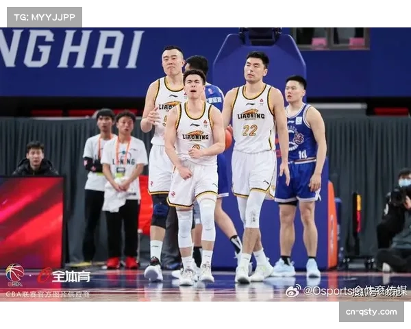 李晓旭抢断数追平积臣，辽篮老将续写传奇