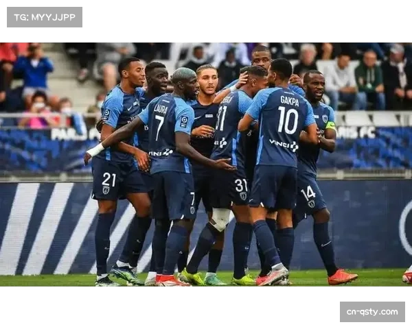 巴黎FC连追三球扳平里昂，凯巴尔世界波技惊四座