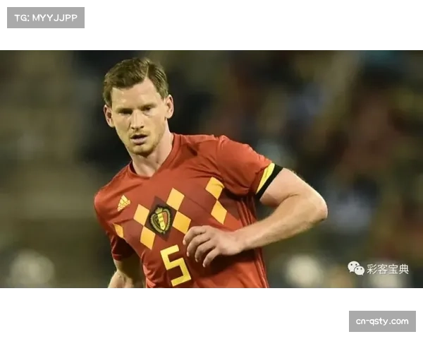 松鼠闯入球场致赫尔城队比赛暂停8分钟 松鼠闯入球场致赫尔城队比赛暂停8分钟