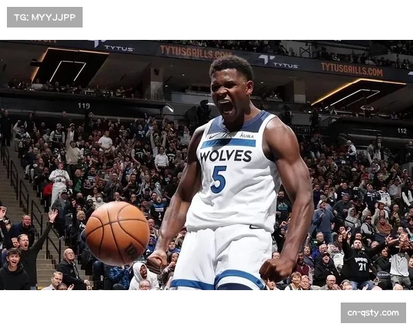 爱德华兹赛后表示新赛制让球员从开场就奠定竞争基调,防守更加认真 爱德华兹赛后表示新赛制让球员从开场就奠定竞争基调,防守更加认真